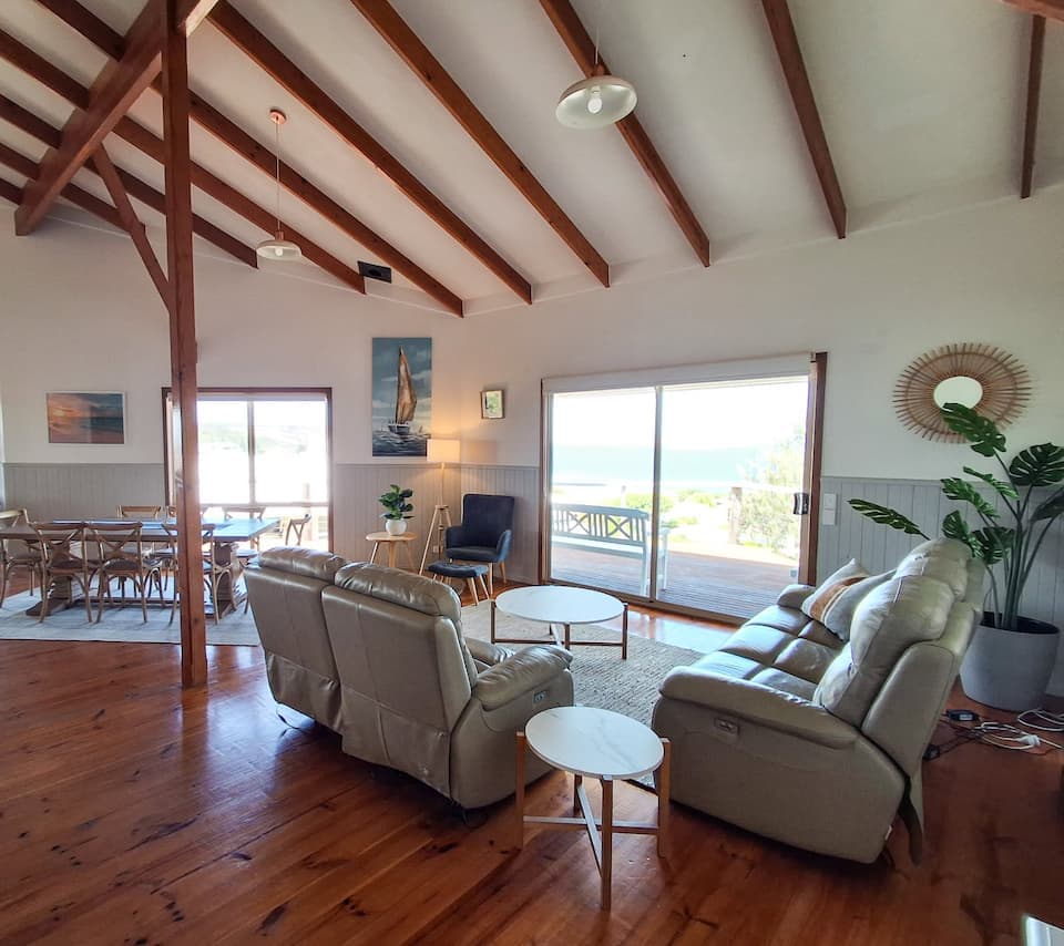Spacious 4BR Ocean Views
